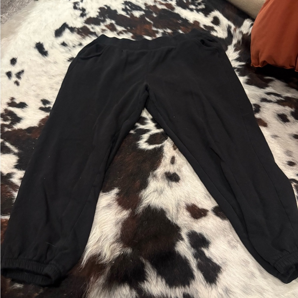 Elegant Black Cropped Pants